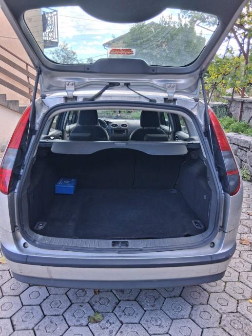 Ford Focus 1,8, fotografija 6