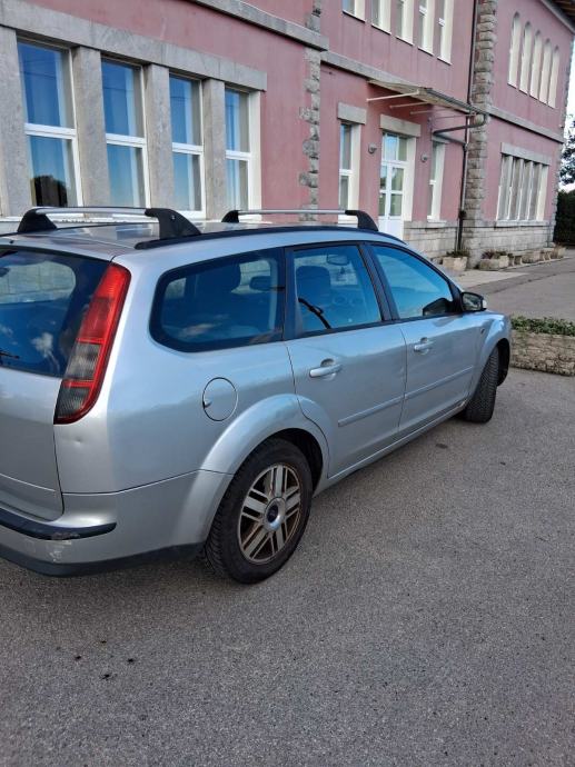 Ford Focus 1,8, fotografija 8