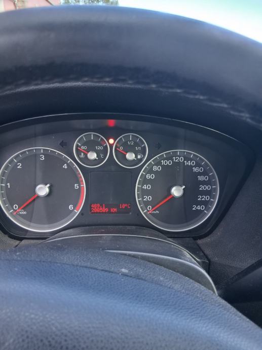 Ford Focus 1,8, fotografija 14
