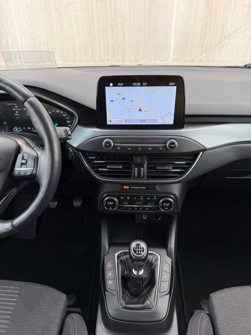 Ford Focus 2.0 TDCi Active, fotografija 11