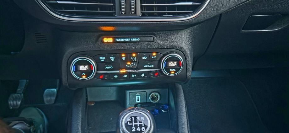 Ford Focus 2,0 TDCi Xenon,LED,Navigacija, fotografija 16