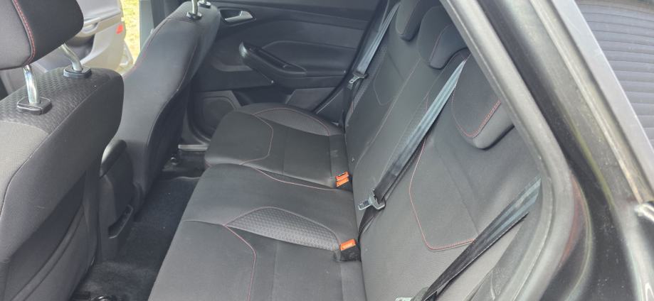 Ford Focus 2,0 TDCi, ST - Line, Navigacija, Prking kamera,PDC, Servisn, fotografija 18