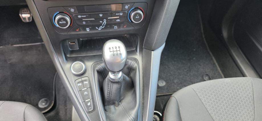 Ford Focus 2,0 TDCi, ST - Line, Navigacija, Prking kamera,PDC, Servisn, fotografija 14