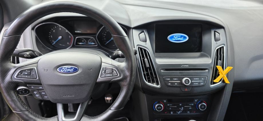 Ford Focus 2,0 TDCi, ST - Line, Navigacija, Prking kamera,PDC, Servisn, fotografija 13