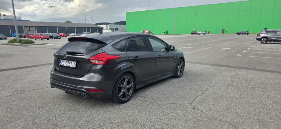 Ford Focus 2,0 TDCi, ST - Line, Navigacija, Prking kamera,PDC, Servisn, fotografija 7