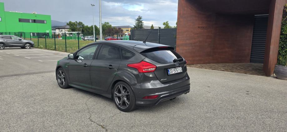 Ford Focus 2,0 TDCi, ST - Line, Navigacija, Prking kamera,PDC, Servisn, fotografija 5