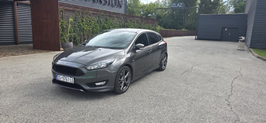 Ford Focus 2,0 TDCi, ST - Line, Navigacija, Prking kamera,PDC, Servisn, fotografija 3