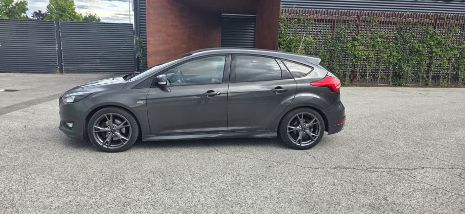 Ford Focus 2,0 TDCi, ST - Line, Navigacija, Prking kamera,PDC, Servisn, fotografija 4