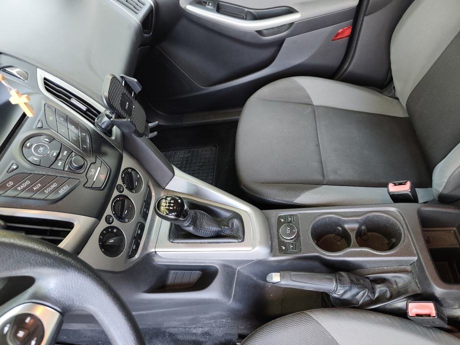 Ford Focus Karavan 1,0 EcoBoost, fotografija 12