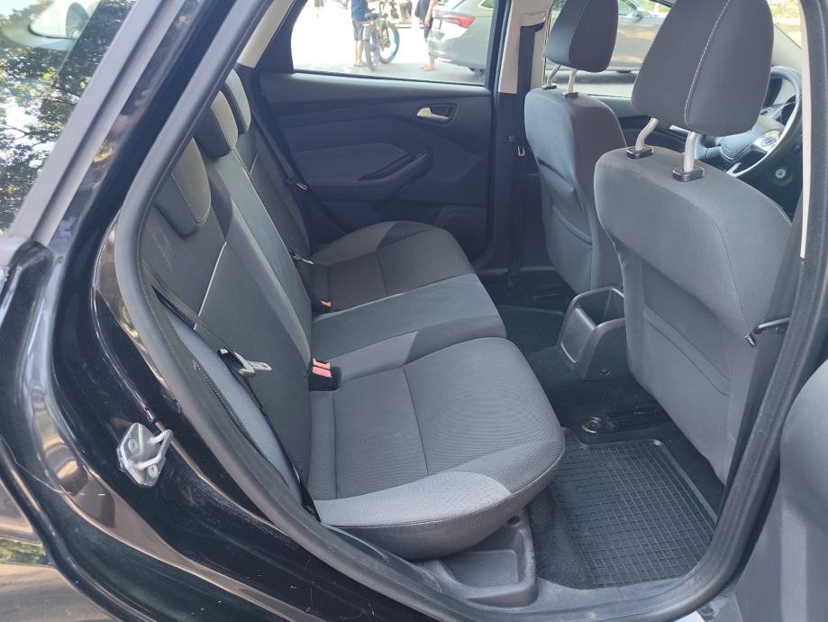 Ford Focus Karavan 1,0 EcoBoost, fotografija 14