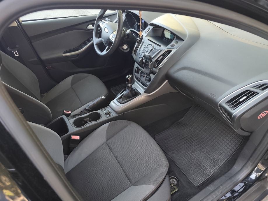 Ford Focus Karavan 1,0 EcoBoost, fotografija 13
