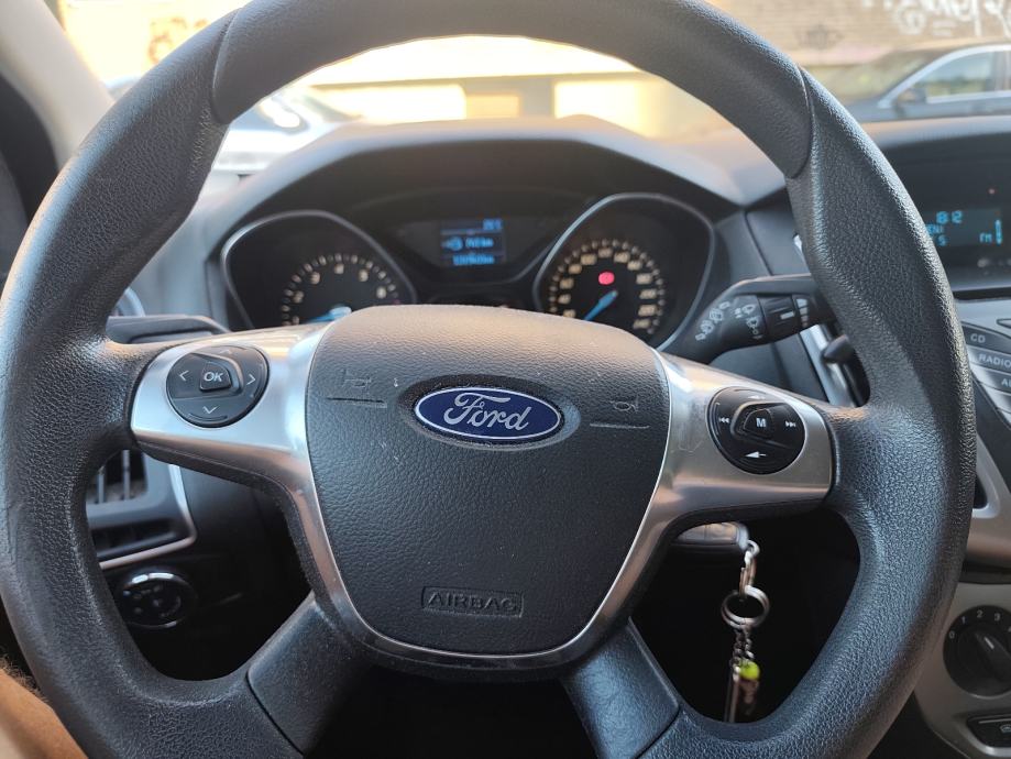 Ford Focus Karavan 1,0 EcoBoost, fotografija 19