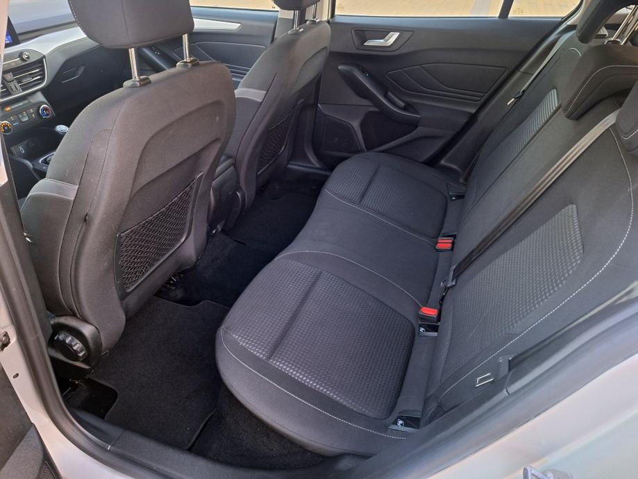 Ford Focus Karavan 1,5 EcoBlue ,LED svjetla,Kamera,servisna 126 tkm, fotografija 8