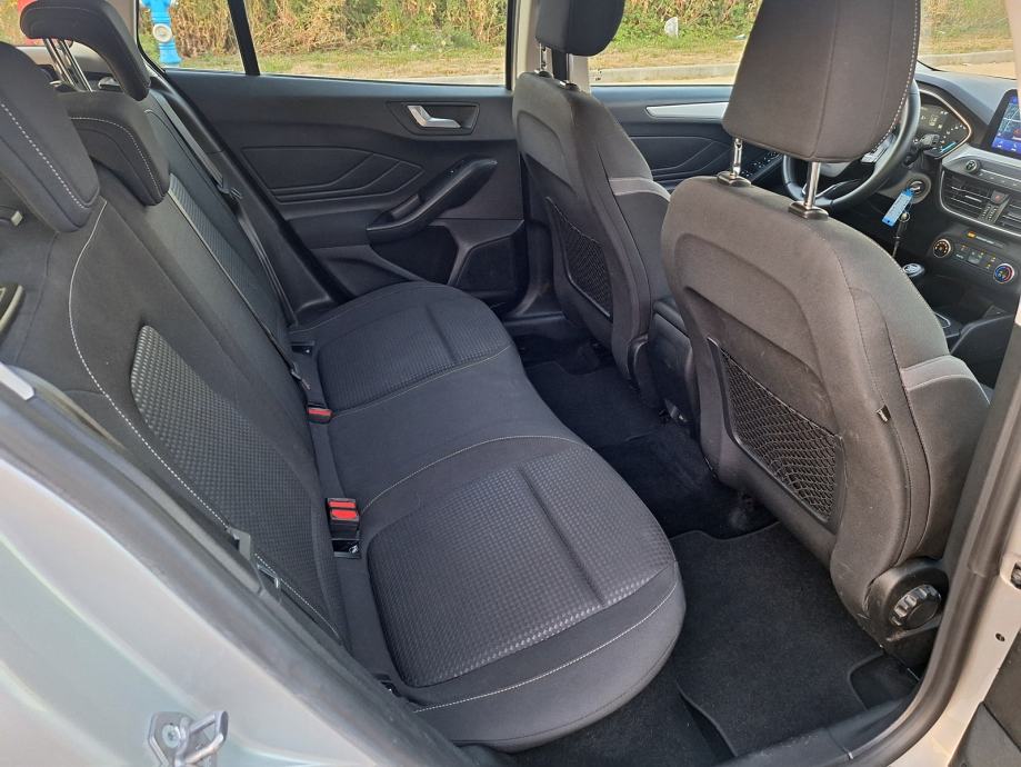 Ford Focus Karavan 1,5 EcoBlue ,LED svjetla,Kamera,servisna 126 tkm, fotografija 10