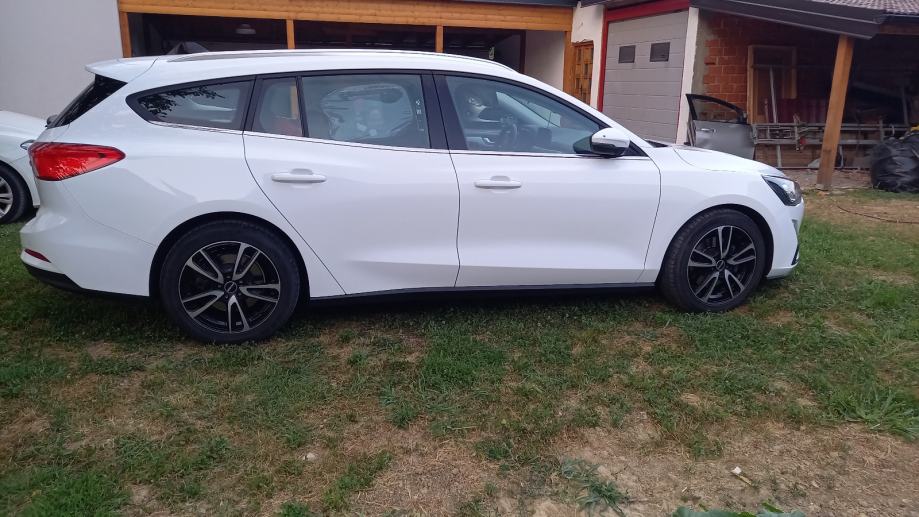 Ford Focus Karavan 1,5 EcoBlue reg 10/27, fotografija 4