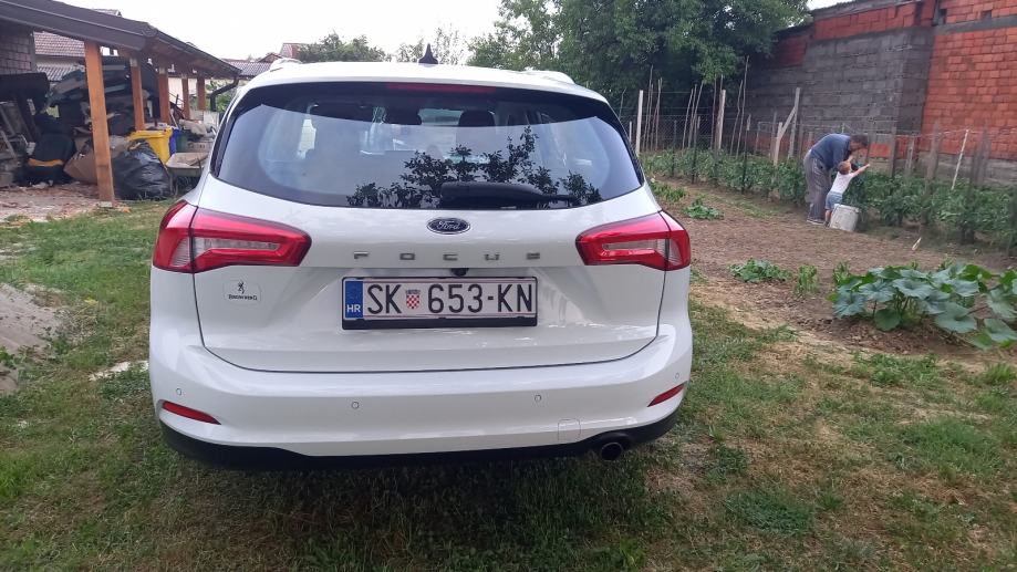 Ford Focus Karavan 1,5 EcoBlue reg 10/27, fotografija 5