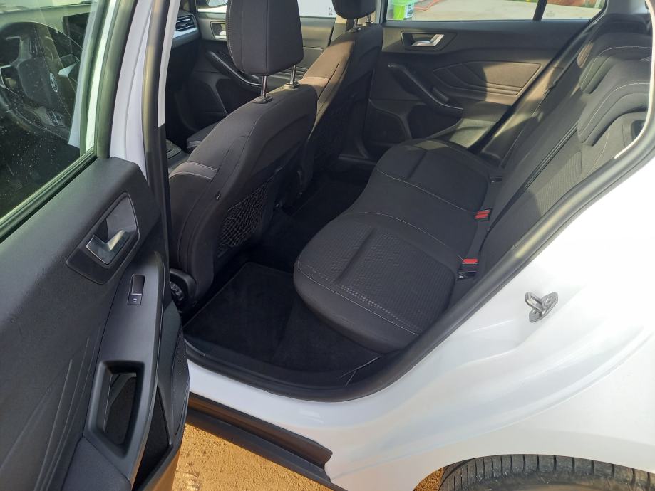 Ford Focus Karavan 1,5 EcoBlue reg 10/27, fotografija 19