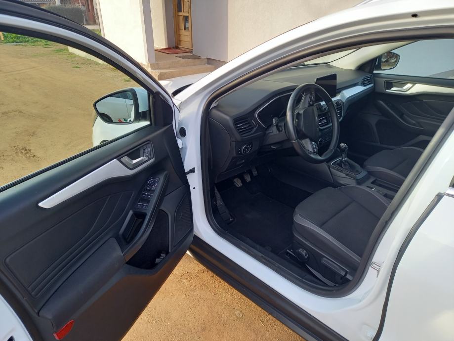 Ford Focus Karavan 1,5 EcoBlue reg 10/27, fotografija 15