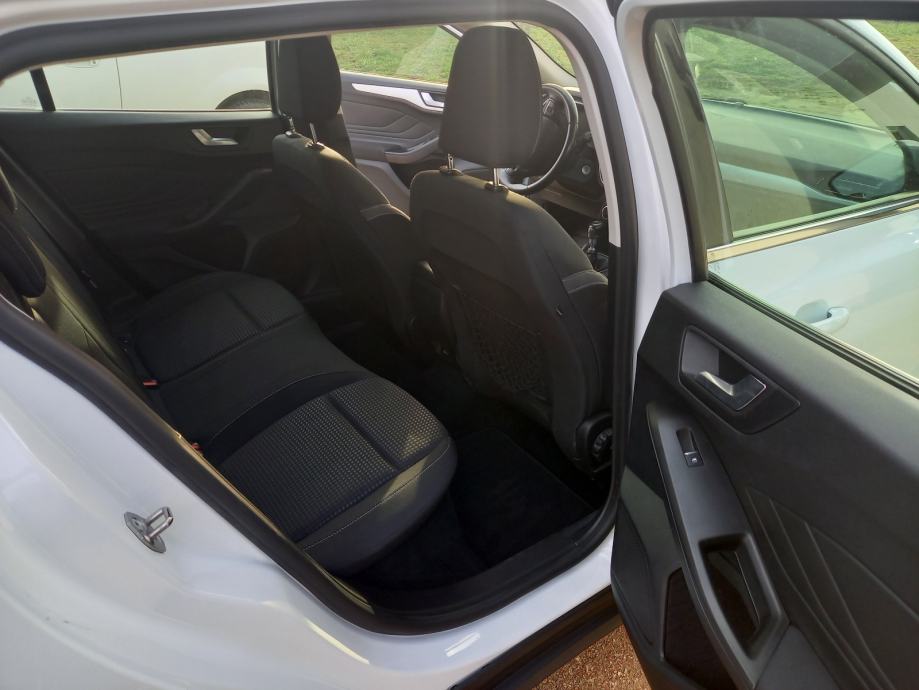 Ford Focus Karavan 1,5 EcoBlue reg 10/27, fotografija 18