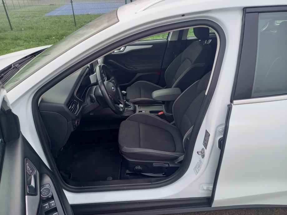 Ford Focus Karavan 1,5 EcoBlue reg 10/27, fotografija 20