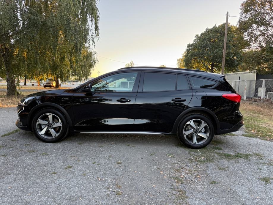 Ford Focus Karavan 1,5 tdci ACTIVE-HEAD UP-AUT.KLIMA-GR.SJED.-KUKA, fotografija 2