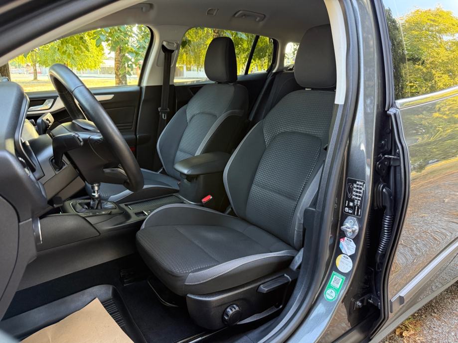 Ford Focus Karavan 1,5 TDCI-NAVIGACIJA-GR. SJEDALA-TEMPOMAT-KUKA, fotografija 10