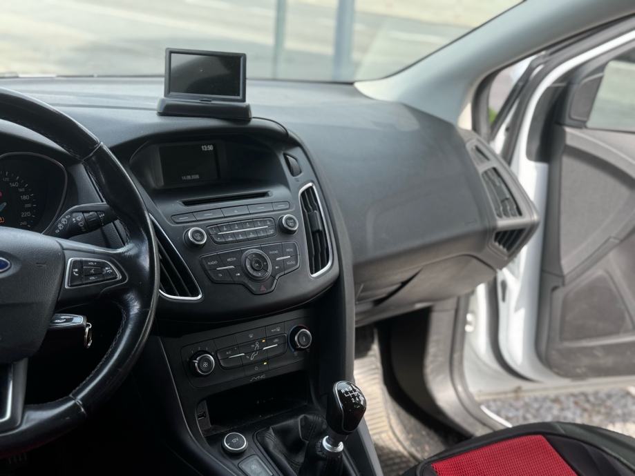 Ford Focus Karavan 1,5 TDCi reg 7/2027 zamjena*POPUST*, fotografija 10