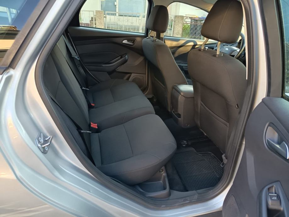 Ford Focus Karavan 1,5 TDCi Servisiran Euro6, fotografija 17