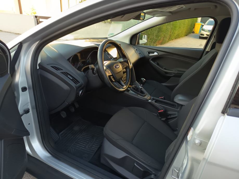 Ford Focus Karavan 1,5 TDCi Servisiran Euro6, fotografija 13