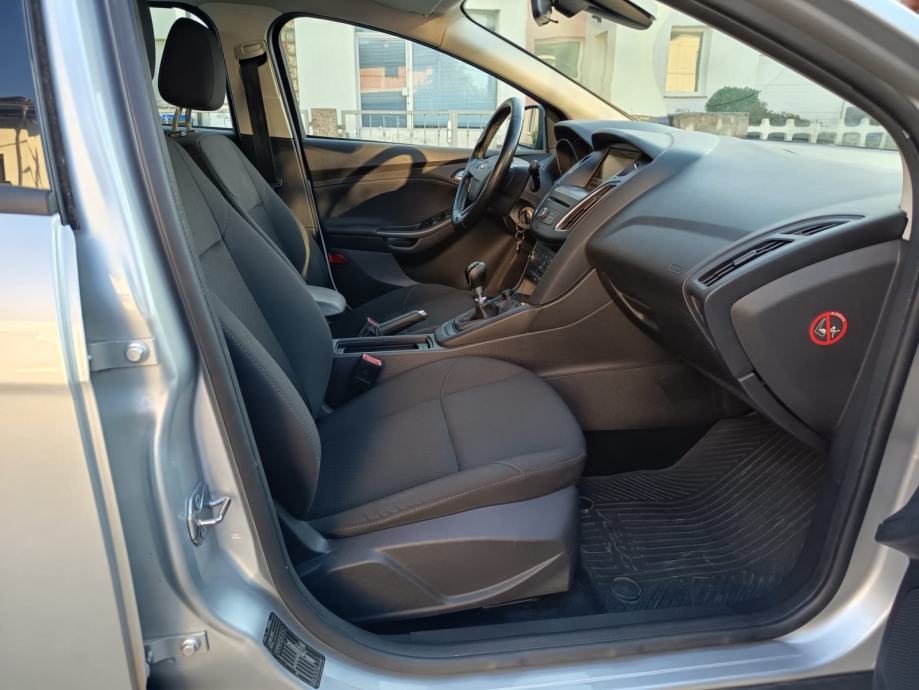 Ford Focus Karavan 1,5 TDCi Servisiran Euro6, fotografija 16