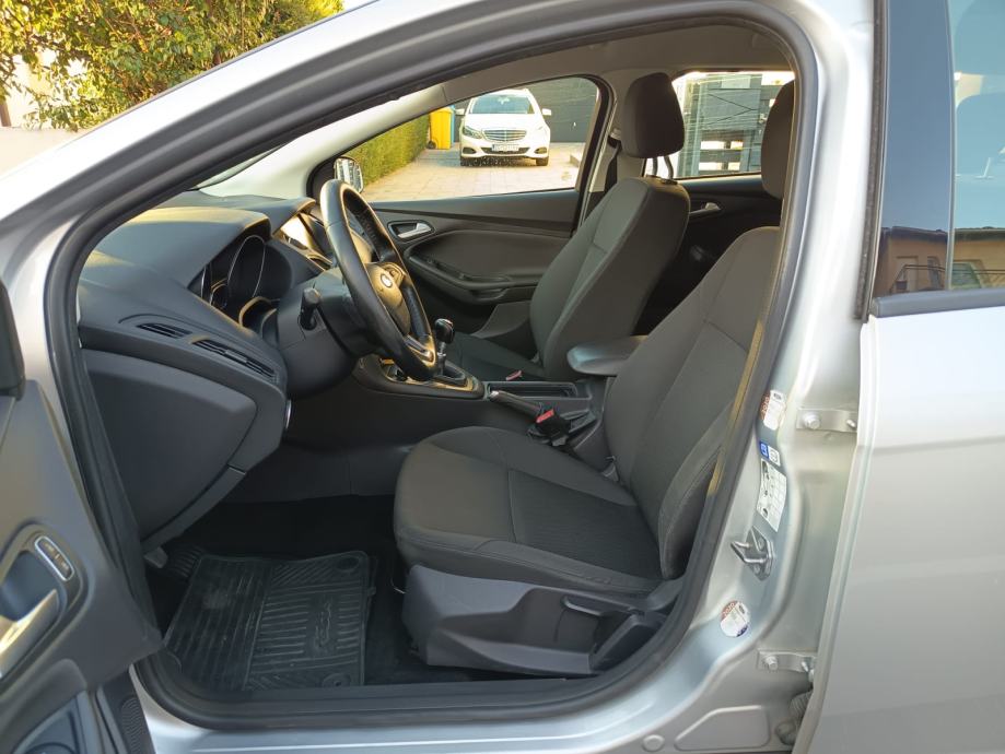 Ford Focus Karavan 1,5 TDCi Servisiran Euro6, fotografija 20