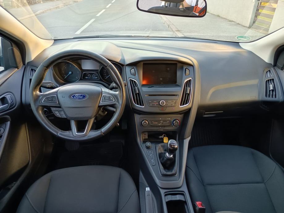 Ford Focus Karavan 1,5 TDCi Servisiran Euro6, fotografija 18