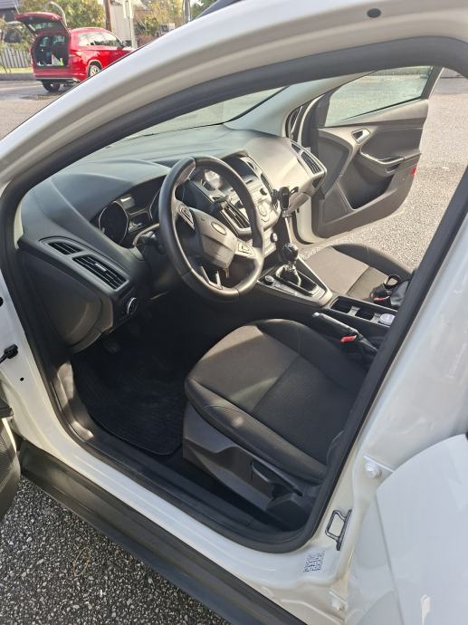 Ford Focus Karavan 1,5 TDCi, fotografija 15