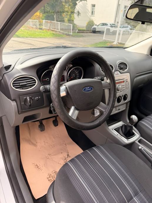 Ford Focus Karavan 1.6 CDTI AUTO ODLICAN BEZ ULOGA SJEDI PALI VOZI, fotografija 12