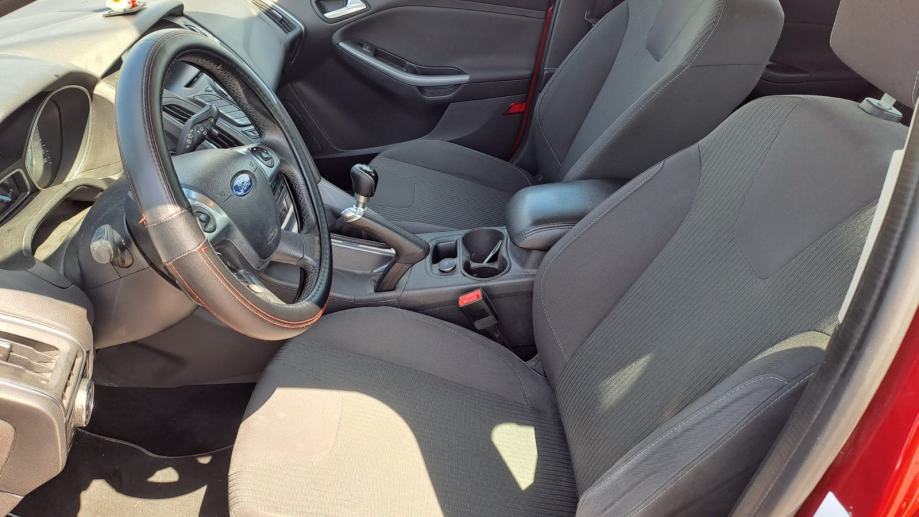 Ford Focus Karavan 1,6, fotografija 8
