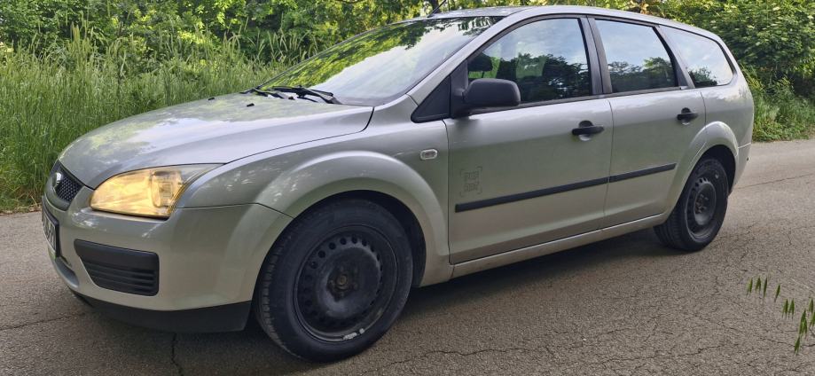 Ford Focus Karavan 1,6, fotografija 3