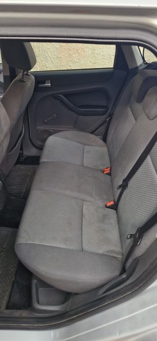 Ford Focus Karavan 1,6, fotografija 6