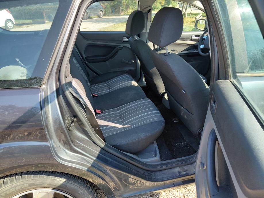 Ford Focus Karavan 1,6, fotografija 7