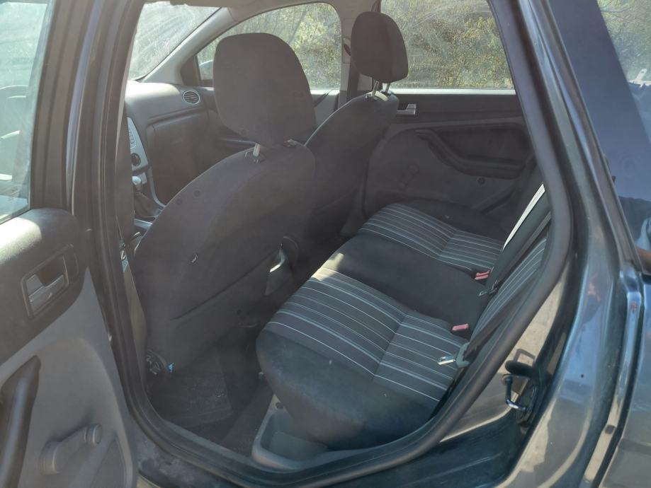 Ford Focus Karavan 1,6, fotografija 9