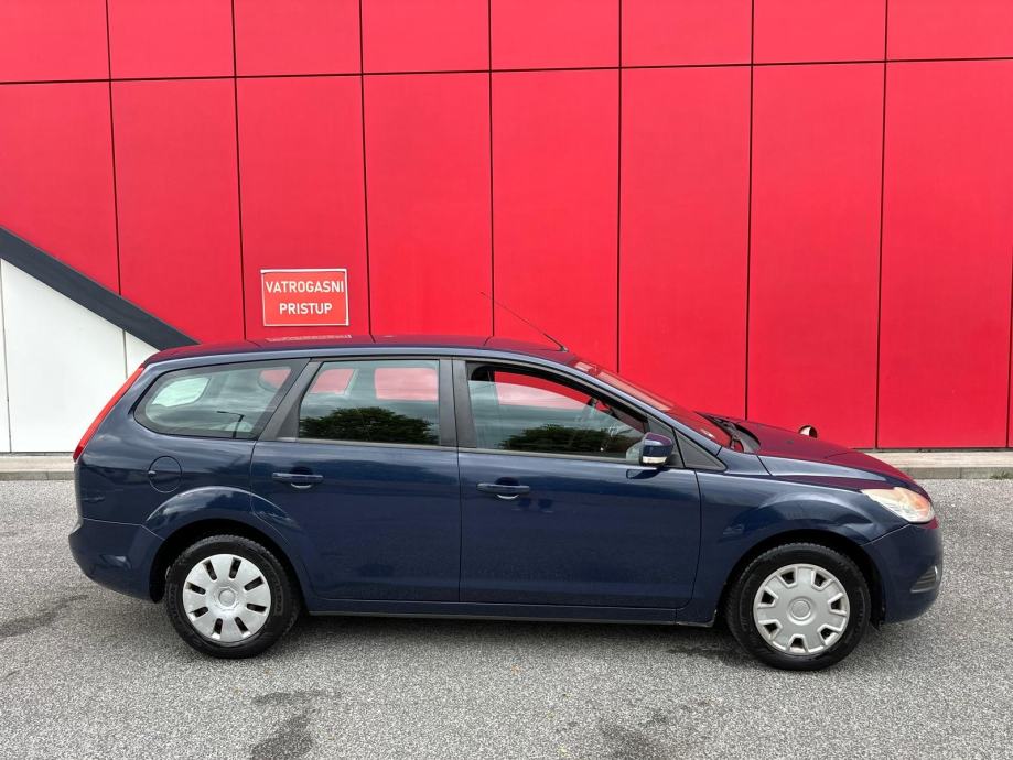 FORD FOCUS KARAVAN 1,6 TDCI REDIZAJN NAPRAVLJEN VELIKI SERVIS!!!, fotografija 5
