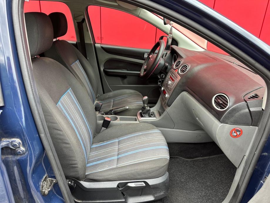 FORD FOCUS KARAVAN 1,6 TDCI REDIZAJN NAPRAVLJEN VELIKI SERVIS!!!, fotografija 7