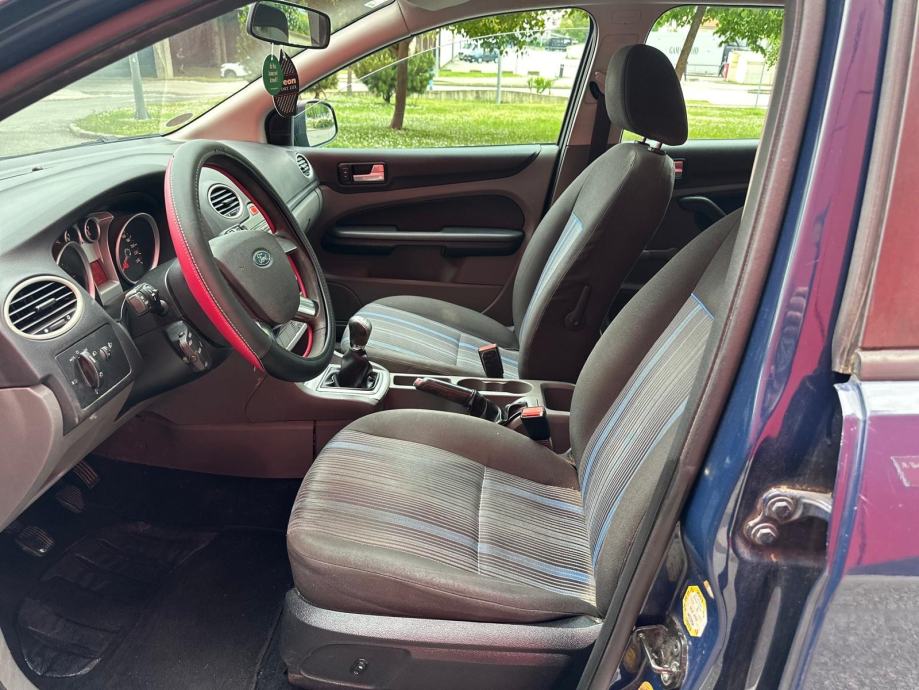FORD FOCUS KARAVAN 1,6 TDCI REDIZAJN NAPRAVLJEN VELIKI SERVIS!!!, fotografija 8