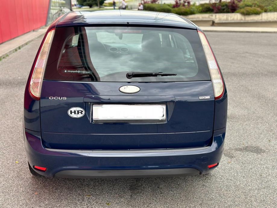 FORD FOCUS KARAVAN 1,6 TDCI REDIZAJN NAPRAVLJEN VELIKI SERVIS!!!, fotografija 11
