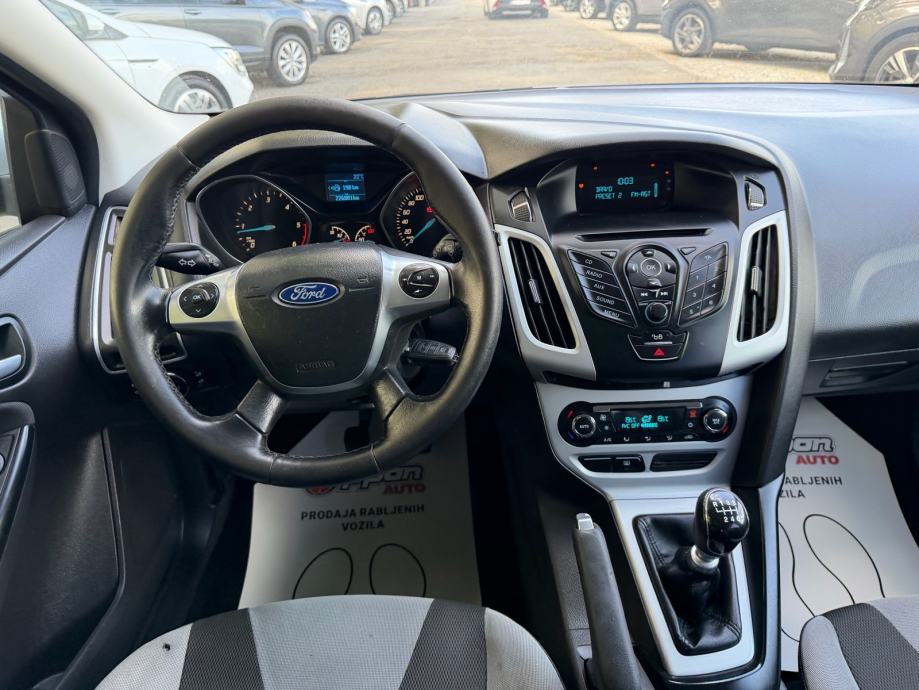 Ford Focus Karavan 1,6 TDCi REG:02/2027 - KLIMA - AUTOKREDIT, fotografija 12