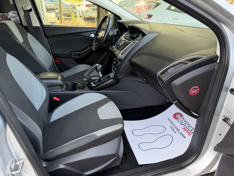 Ford Focus Karavan 1,6 TDCi REG:02/2027 - KLIMA - AUTOKREDIT, fotografija 18