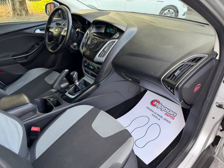 Ford Focus Karavan 1,6 TDCi REG:02/2027 - KLIMA - AUTOKREDIT, fotografija 17