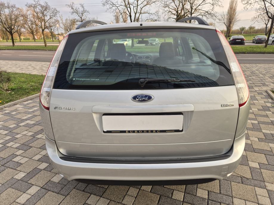 Ford Focus Karavan 1,6 TDCi **TREND**KLIMA**SERVISNA**REG 1 GOD**, fotografija 8