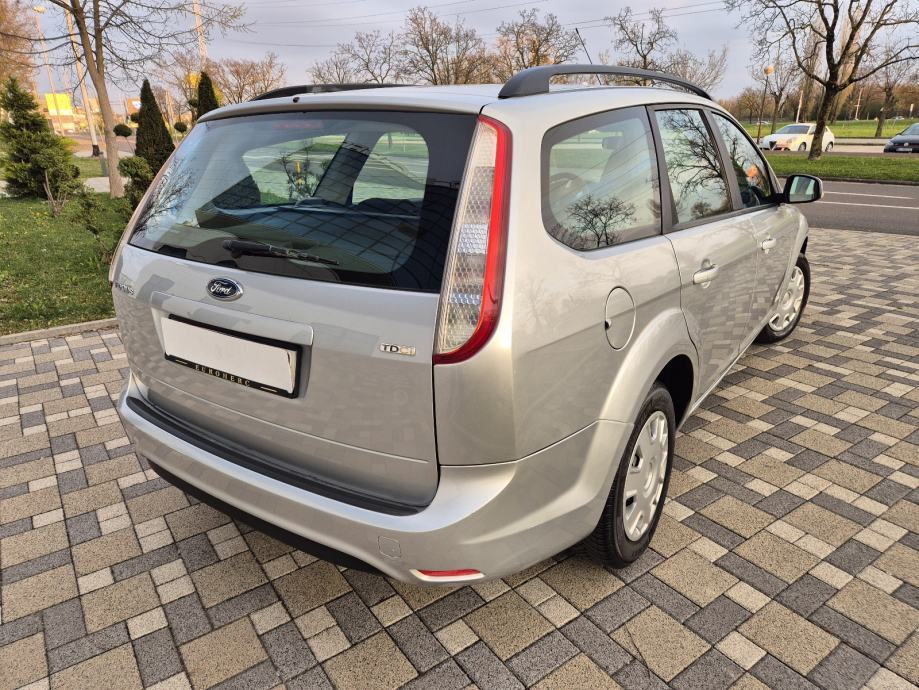 Ford Focus Karavan 1,6 TDCi **TREND**KLIMA**SERVISNA**REG 1 GOD**, fotografija 10
