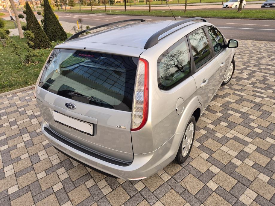 Ford Focus Karavan 1,6 TDCi **TREND**KLIMA**SERVISNA**REG 1 GOD**, fotografija 9
