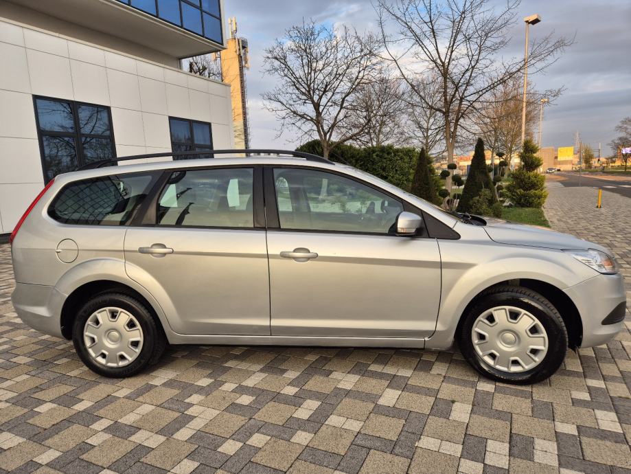 Ford Focus Karavan 1,6 TDCi **TREND**KLIMA**SERVISNA**REG 1 GOD**, fotografija 12
